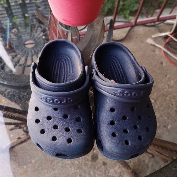 CROCS blue in children's size 6-7 - Picture 4 of 5